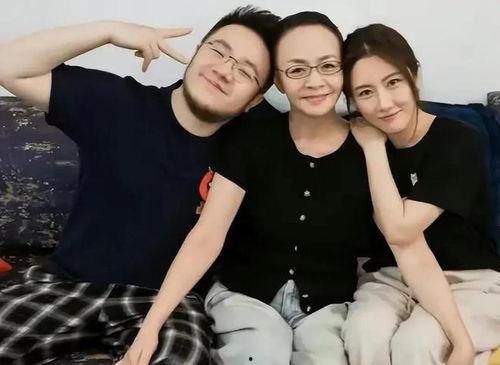 娱乐大爆料吃个瓜,明星背后的惊人真相，吃瓜群众必看！